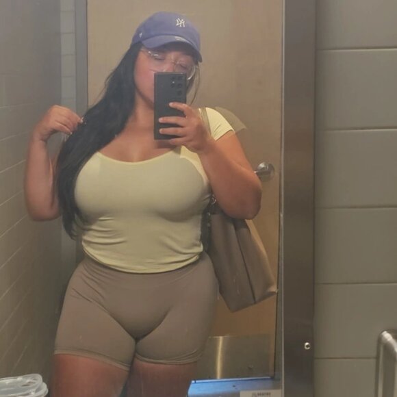 Meet your Posher, Nancy - Picture 3 of 3